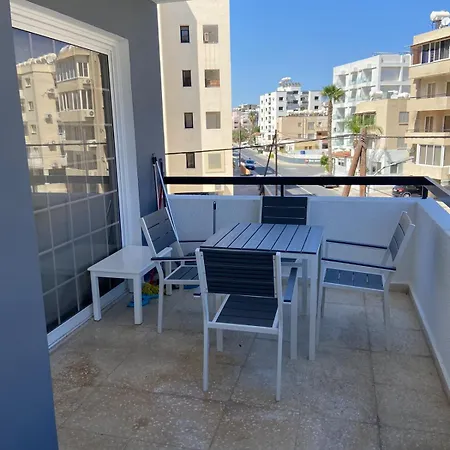 Apartment Mavros Mackenzie *