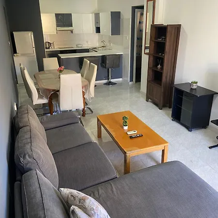 Apartment Mavros Mackenzie *